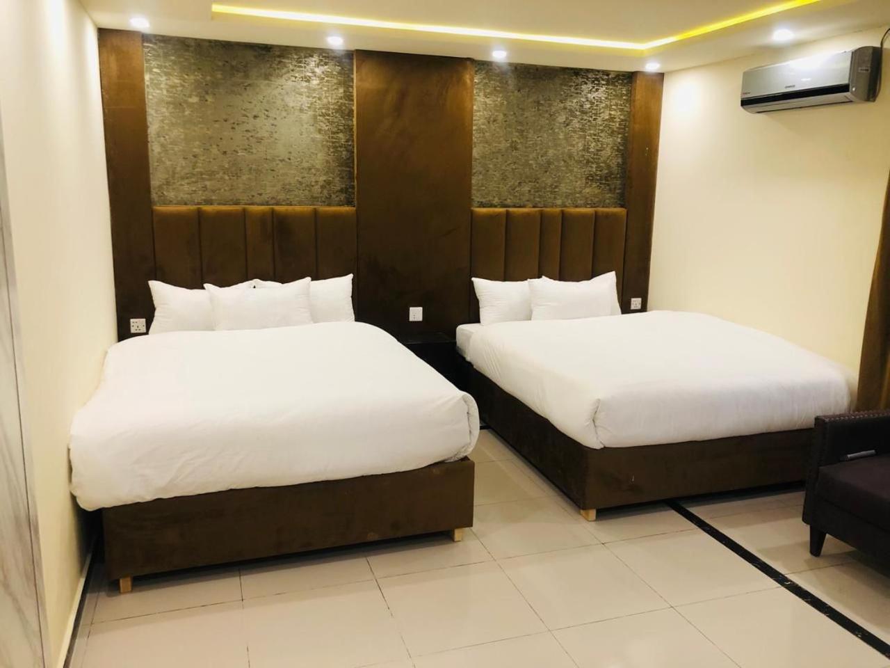 Blue Moon Residency Jinnah Super Islamabad Eksteriør billede