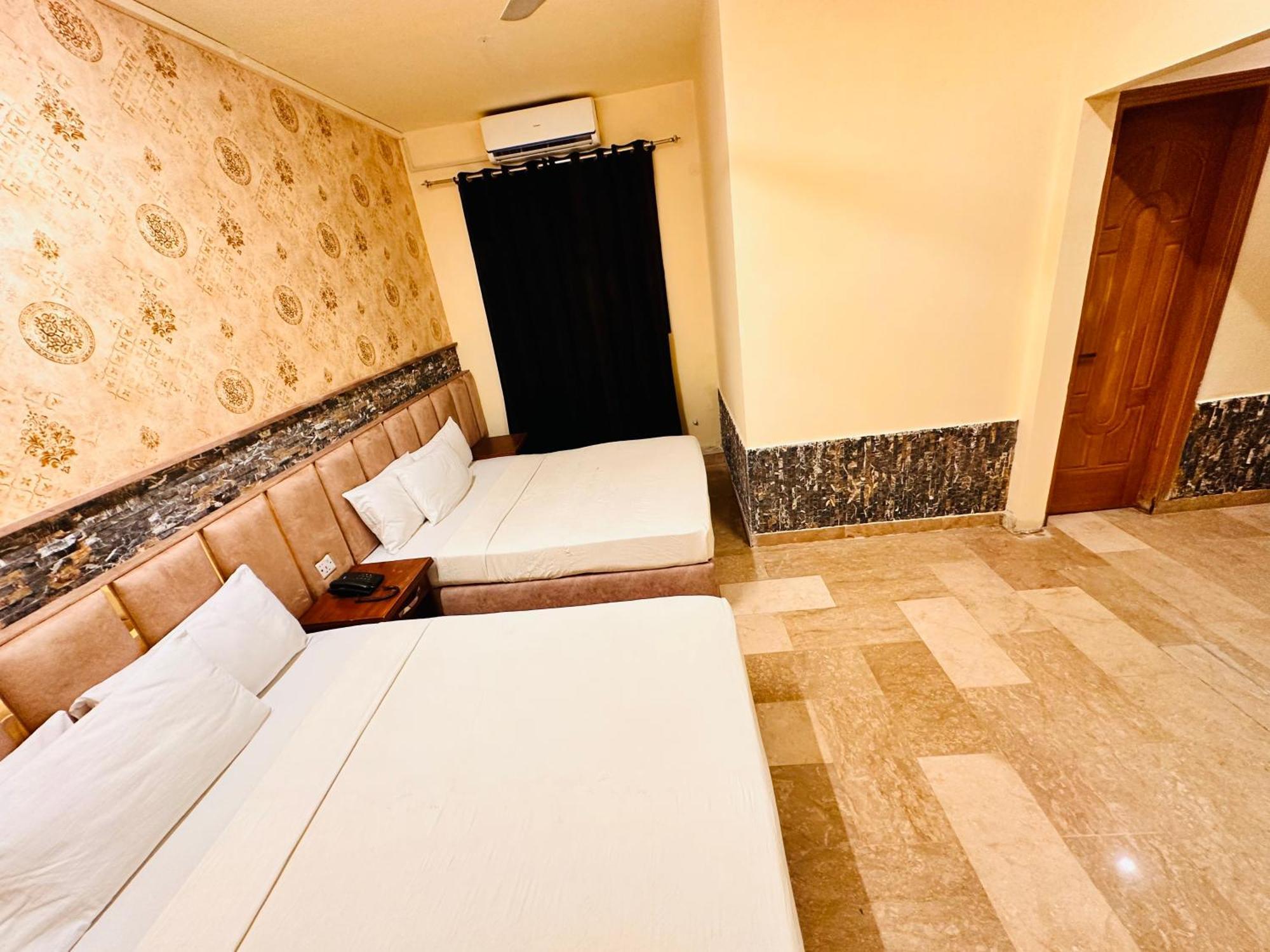 Blue Moon Residency Jinnah Super Islamabad Eksteriør billede