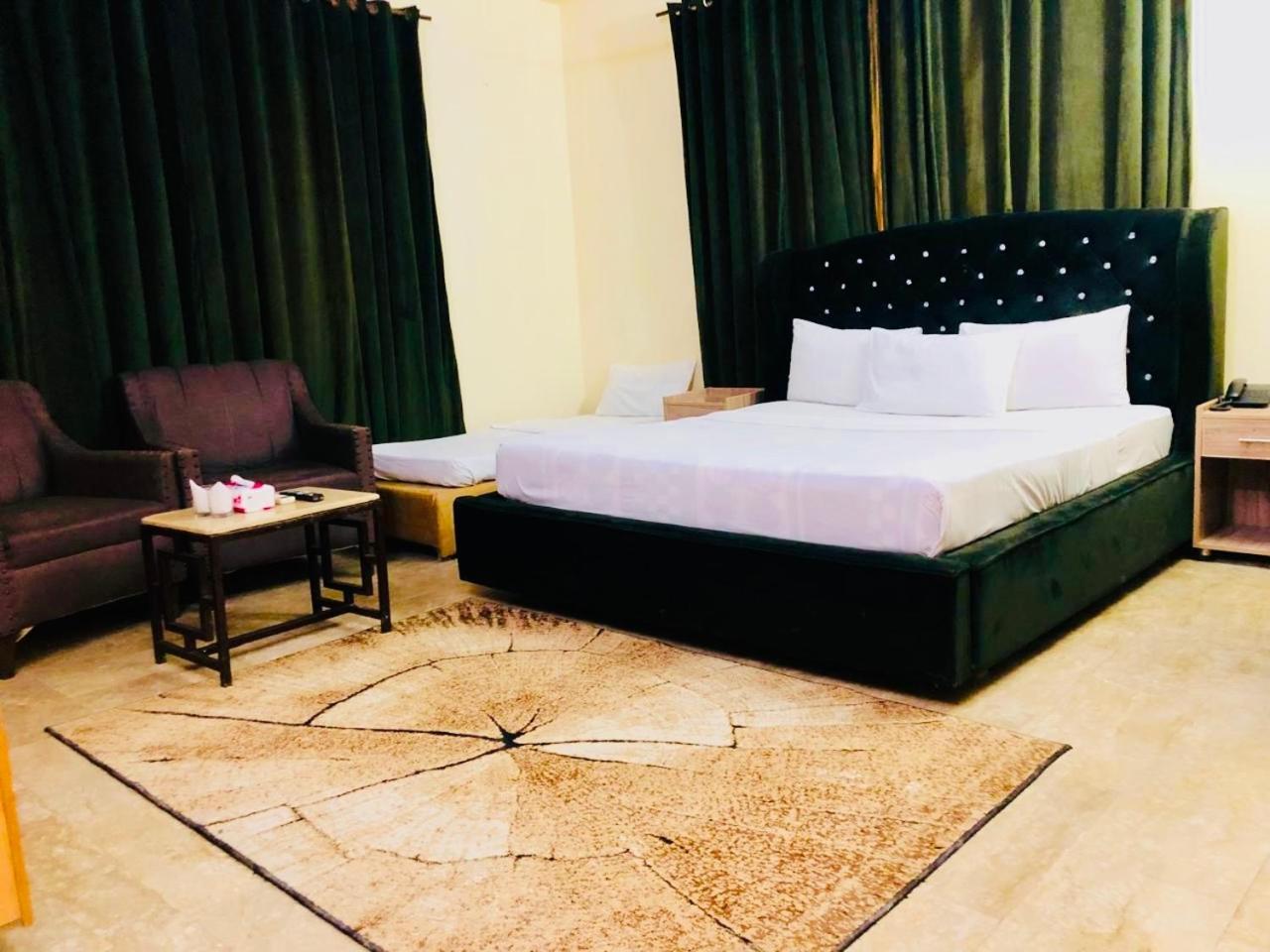 Blue Moon Residency Jinnah Super Islamabad Eksteriør billede